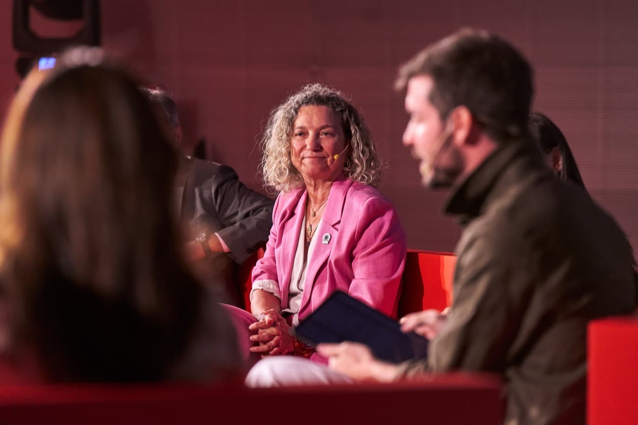 Edición 2026 de TALEÑTO ESPAÑA — escucha atenta en el círculo de diálogo